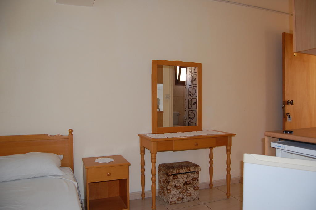 Nicos & Olympia Apartments Polis Room photo