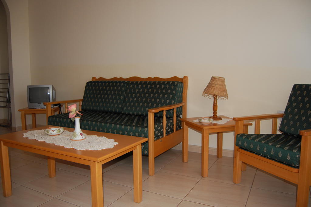 Nicos & Olympia Apartments Polis Room photo