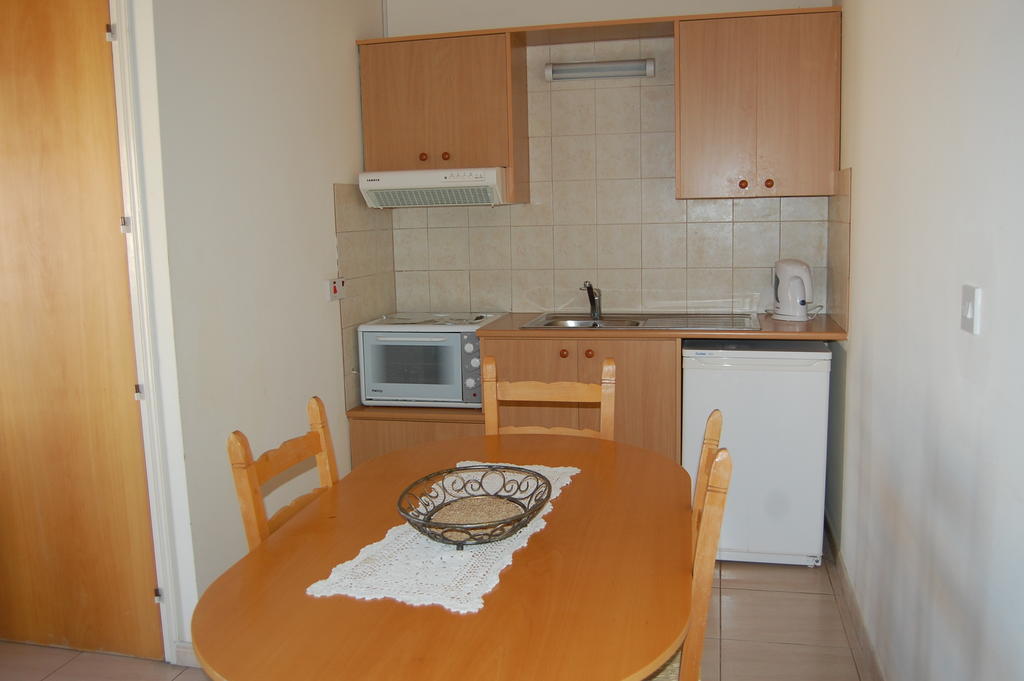 Nicos & Olympia Apartments Polis Room photo