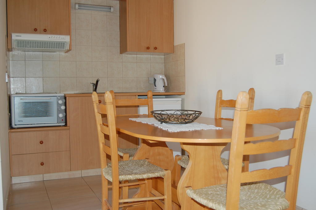 Nicos & Olympia Apartments Polis Room photo